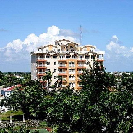 Renaissance Tower Hotel Kota Belize Bagian luar foto